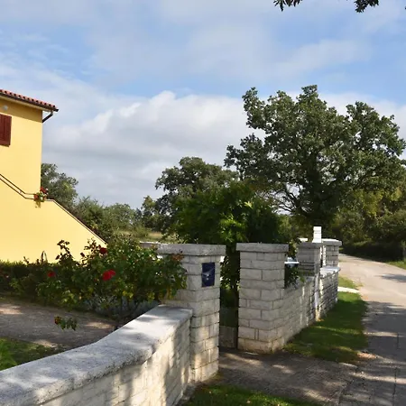 Premium In Barban With Private Pool Šajini