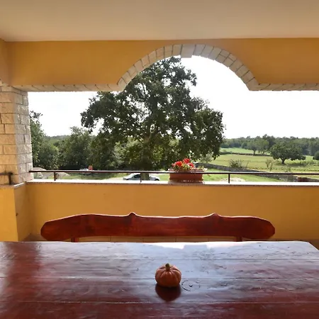 شقة Premium In Barban With Private Pool Šajini