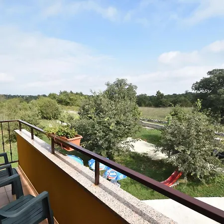 Premium In Barban With Private Pool شقة *