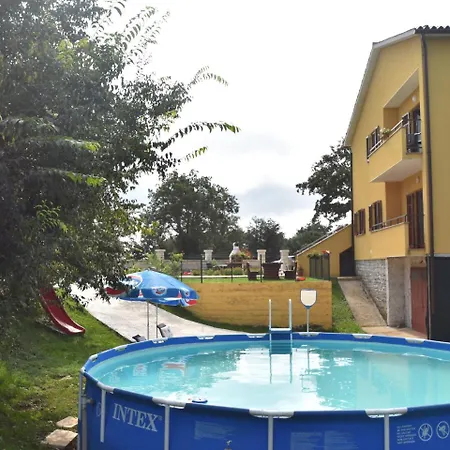 Premium In Barban With Private Pool شقة